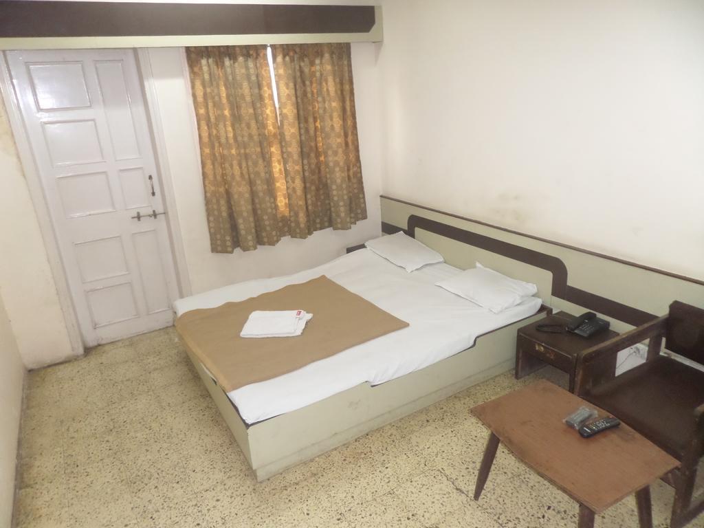 Hotel Shilpa Нашик Стая снимка