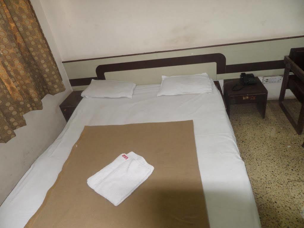 Hotel Shilpa Нашик Екстериор снимка