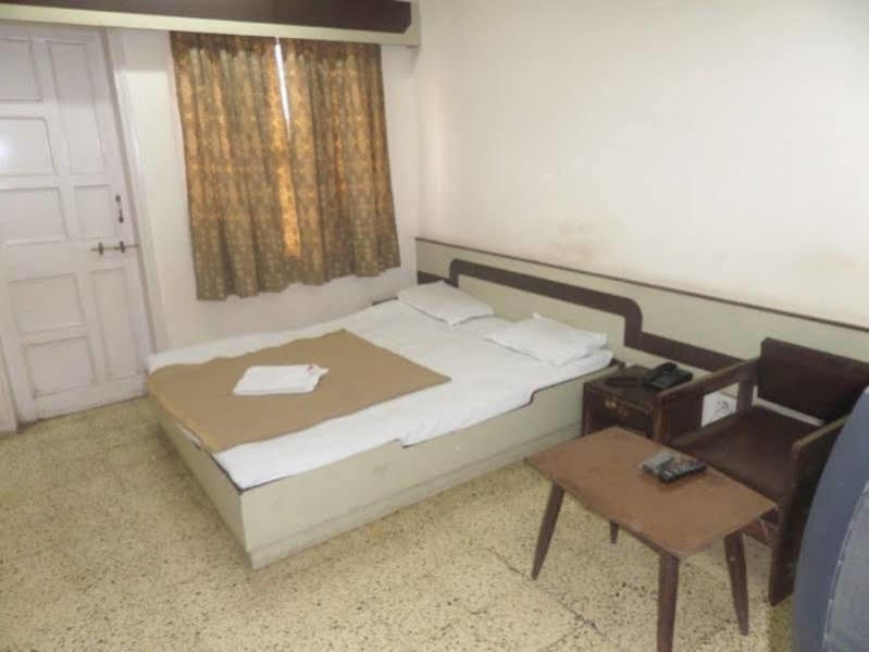 Hotel Shilpa Нашик Екстериор снимка